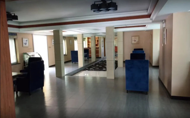 Courtyard International Hotel
