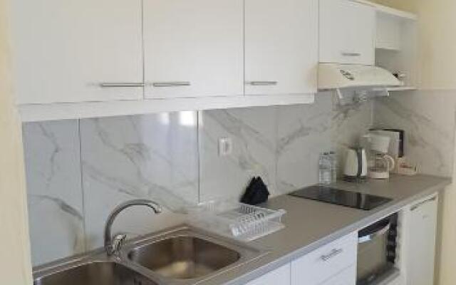 The Twins - Seaside Apartments - 1