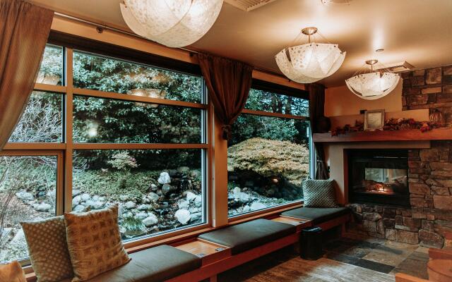 Chrysalis Inn & Spa Bellingham, Curio Collection by Hilton