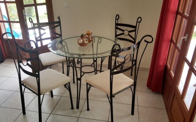 House with 3 Bedrooms in Deshaies, with Enclosed Garden And Wifi - 1 Km From the Beach