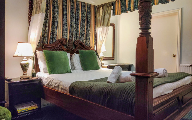 Wentworth House Hotel