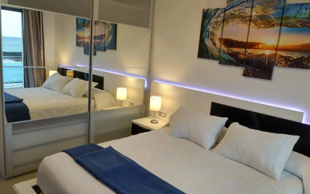 Ocean Front Apartment (WiFi)