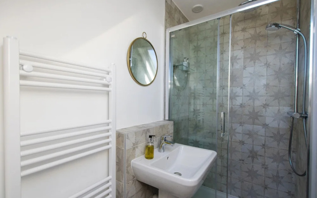 Bright & Beautiful Studio Flat in Bristol