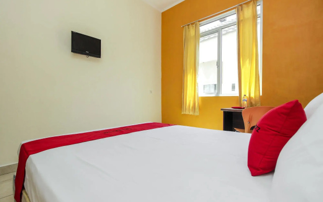 RedDoorz near RSUP Prof. Kandou Manado