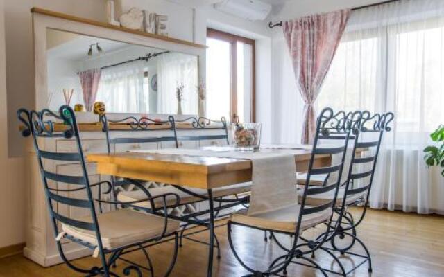 Silvia's Apartment