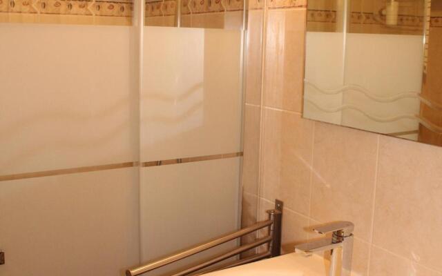 Appartement Balaruc-les-Bains, 1 pièce, 4 personnes - FR-1-503-51