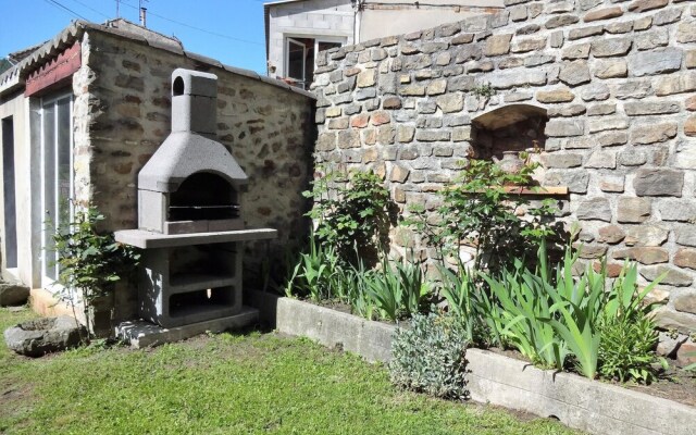 House With 5 Bedrooms in Robiac-rochessadoule, With Enclosed Garden