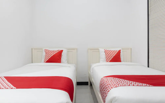 Cozy Stay by OYO Rooms