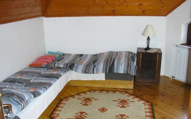 Tahi House