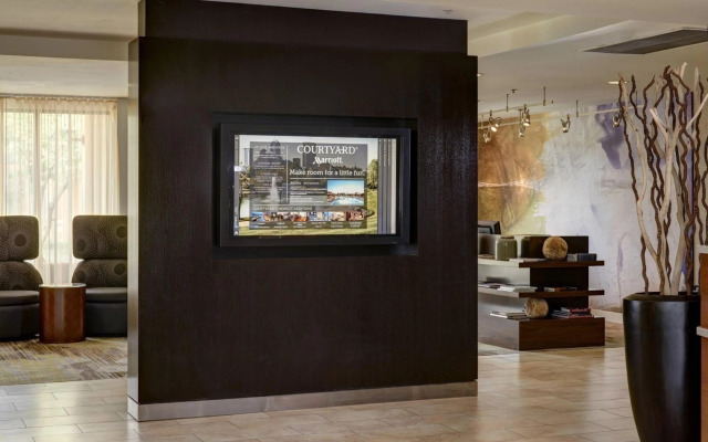 Courtyard by Marriott Indianapolis Airport