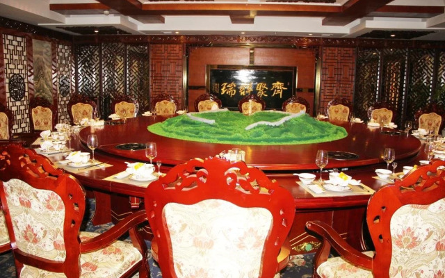 Luzhou Sotelinn Century Hotel