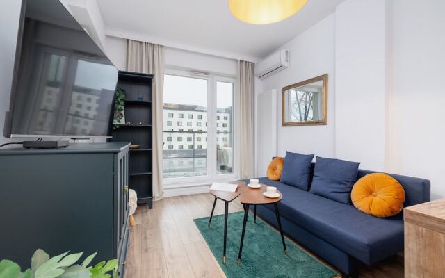 Apartment With Large Balcony by Renters