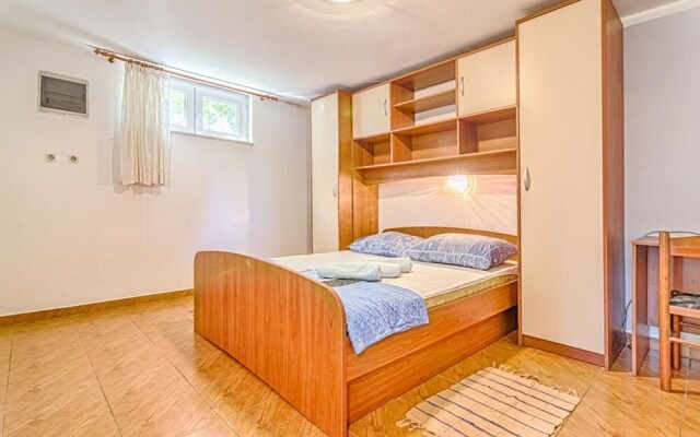 Comfort Pool Apartments