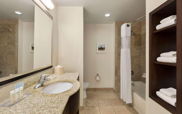 Hampton Inn & Suites Phoenix Glendale-Westgate