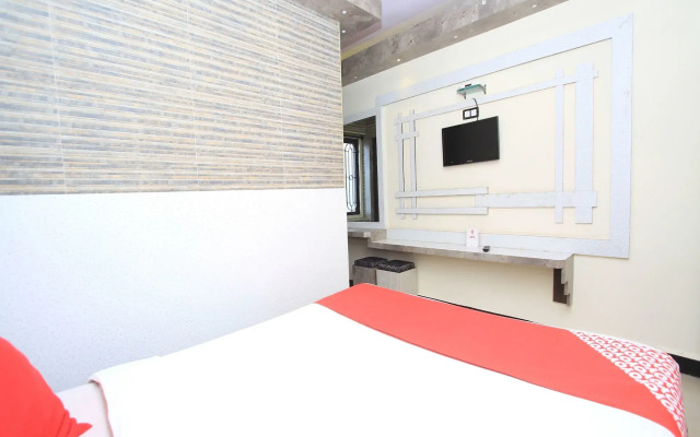 OYO 14267 Hotel Adarsh International