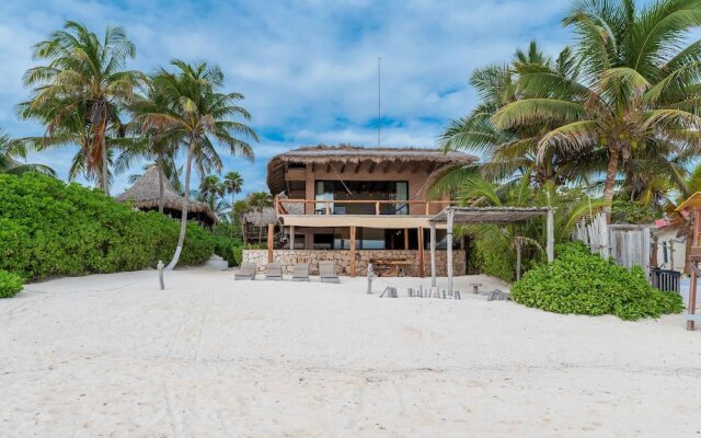 Casa Aakbal