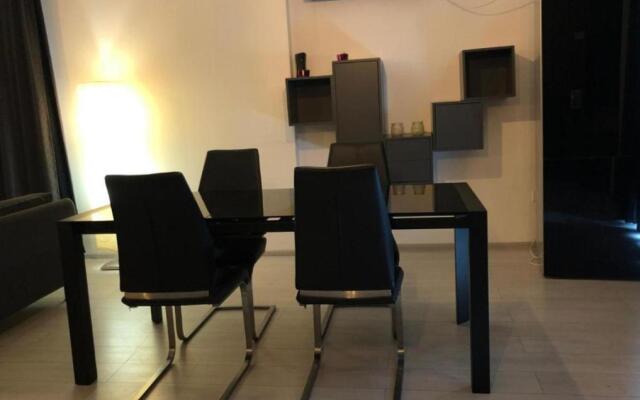LUXURY APARTMENT III g