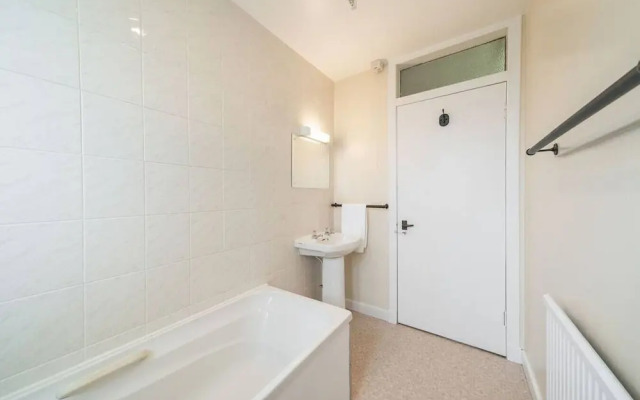 Clubhouse Cottage - Stylish 2 bed pet Friendly