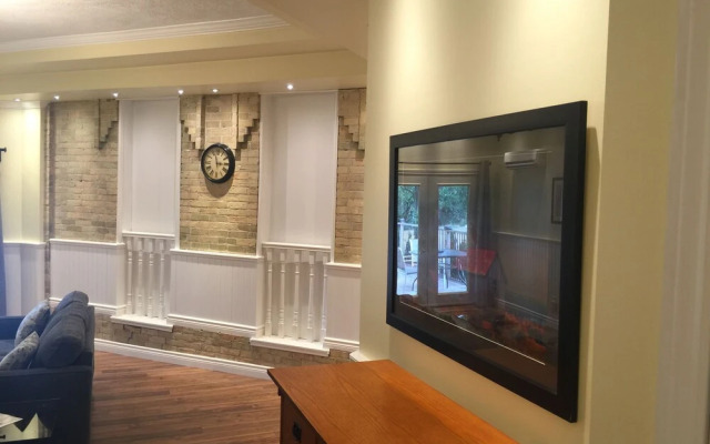 Grey Rose Suites