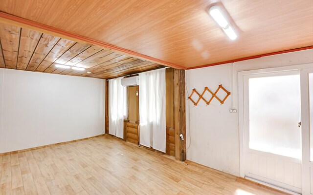 Gyeongju Log Cabin