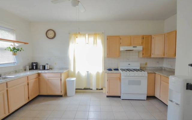 Victorian Home College Hill