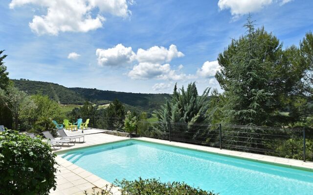 Villa With Heated Pool, Beautiful View and Garden, Near Vaison-la-romaine