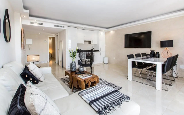 Luxurious 2 Bed Puerto Banús Apt - RDR193