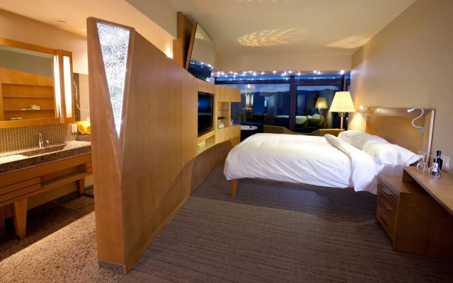 Sparkling Hill Resort