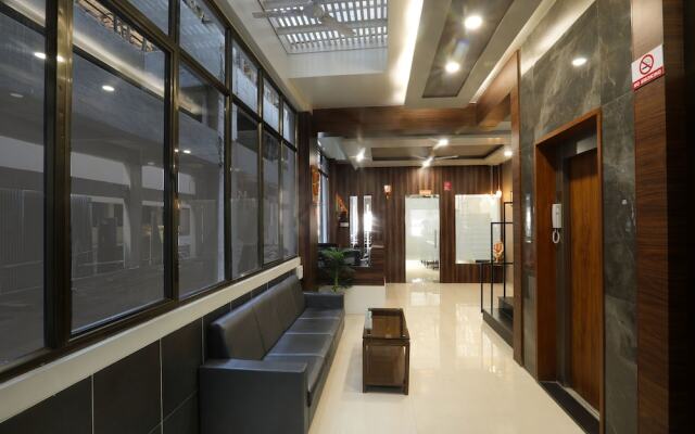 OYO 12844 Sri Sai Suites