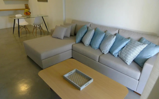 Deluxe Apartment in Vouliagmeni
