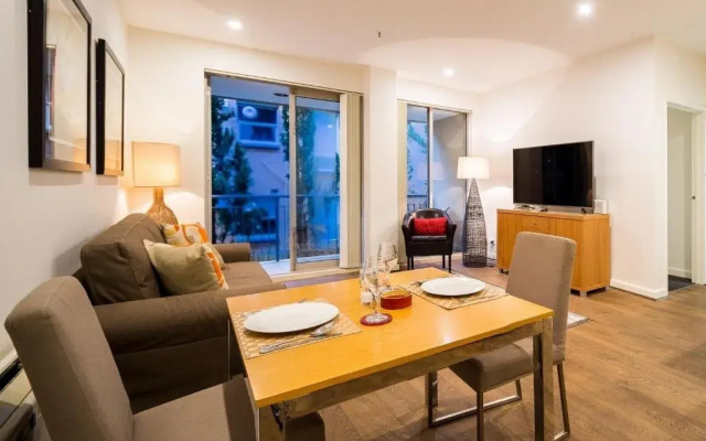 StayCentral Melbourne Serviced Apartments - Catani 1 & 2