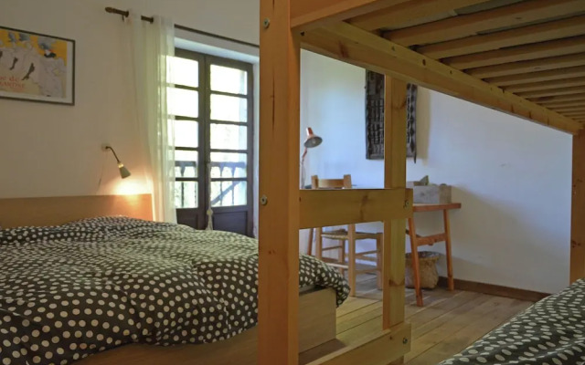 Cozy Mansion in Brandonnet With Swimming Pool