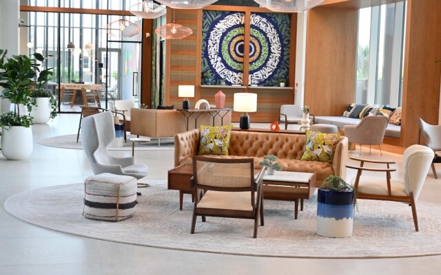 Modern Boho 1BR Sleeps4 Balcony Pool Gym Dxbhills