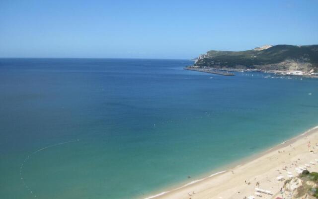 Rent4rest - Sesimbra Ocean View Studio