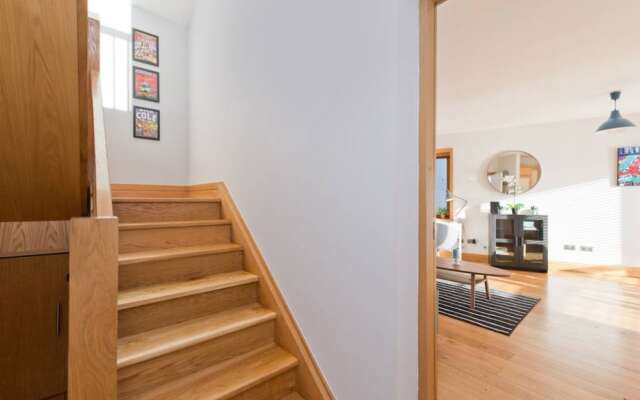 2 Bedroom City Centre Apartment With Patio