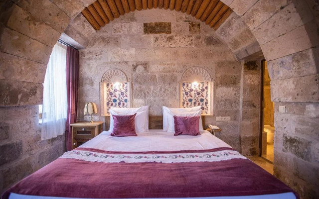 Sah Saray Cave Suites Halal Hotel