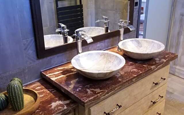 Chambre pour 2 personnes avec salle de bain privée