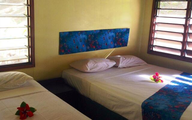 Funky Fish Beach & Surf Resort - Hostel