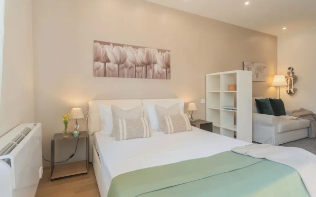 MT Studio by Rent All Como