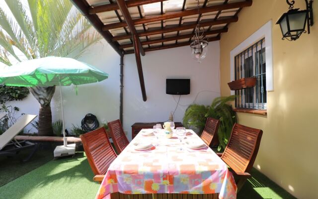 1096 Villa Mirto