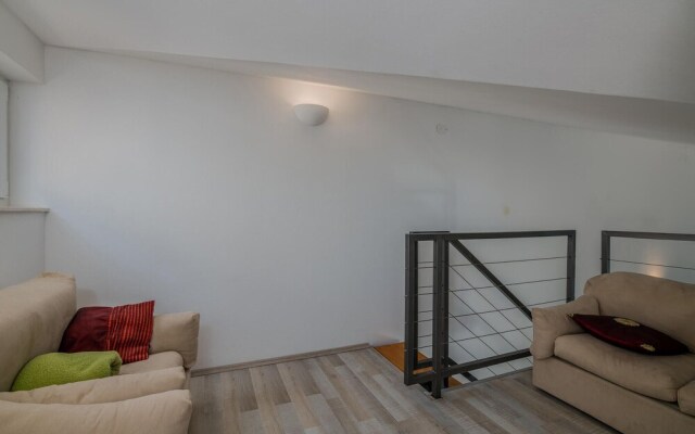 Amazing Home in Linardici With Wifi and 6 Bedrooms