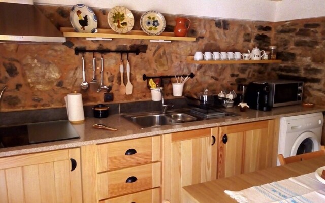 Villa With 2 Bedrooms in Montes da Senhora, With Wonderful Mountain Vi