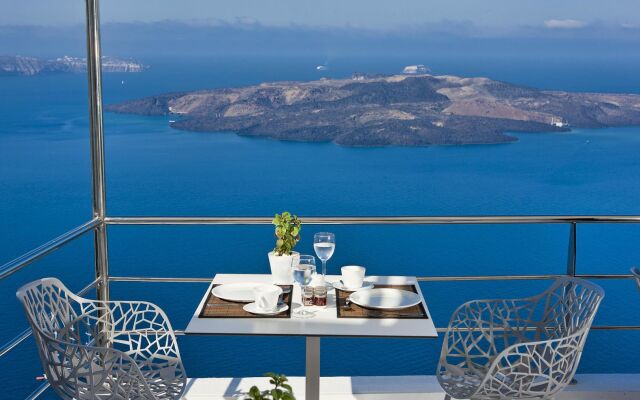 Cosmopolitan Suites