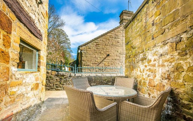 The Aubrey - a gorgeous converted 17th Century Grade II listed bolthole in Bakewell