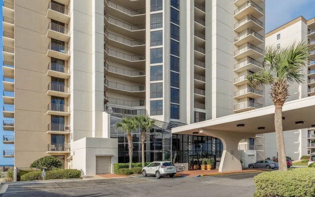 Phoenix Viii 8604 3 Bedroom Condo