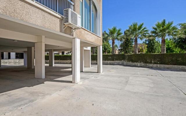 Sanders Sun City - 3-bdr Apt With Shared Pool
