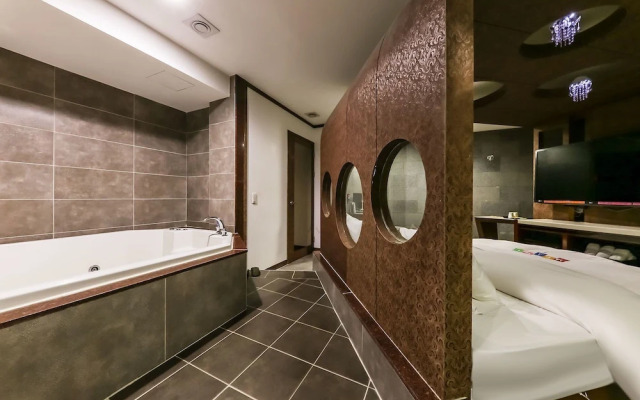 Major Hotel