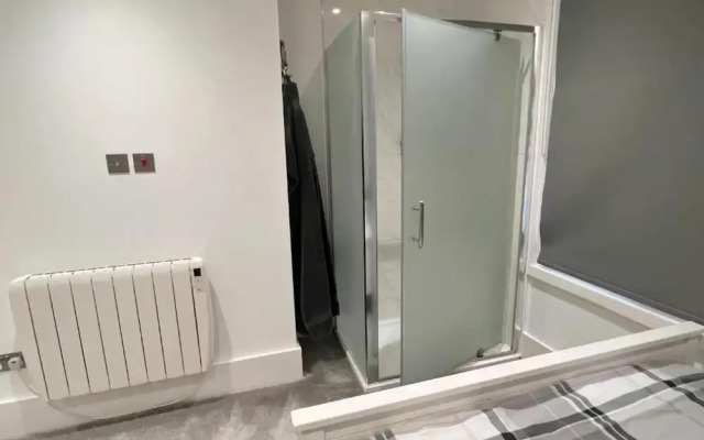 Spacious1br-6guests-walktoshops-fastwifi