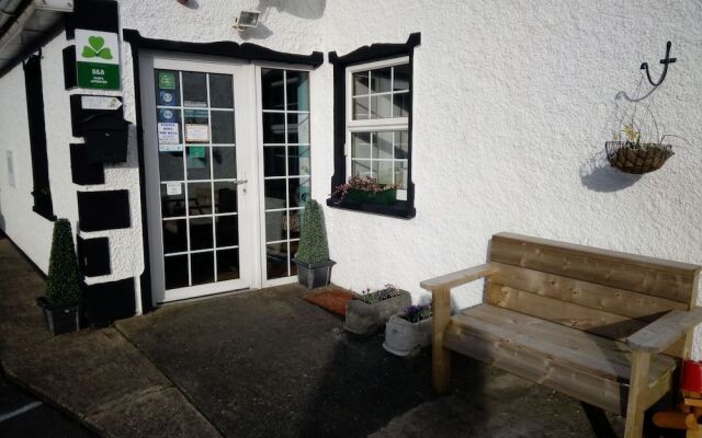 The River House B&B