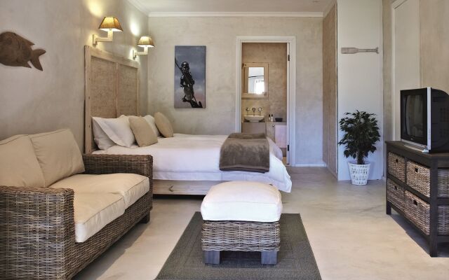 African Violet Guest Suites